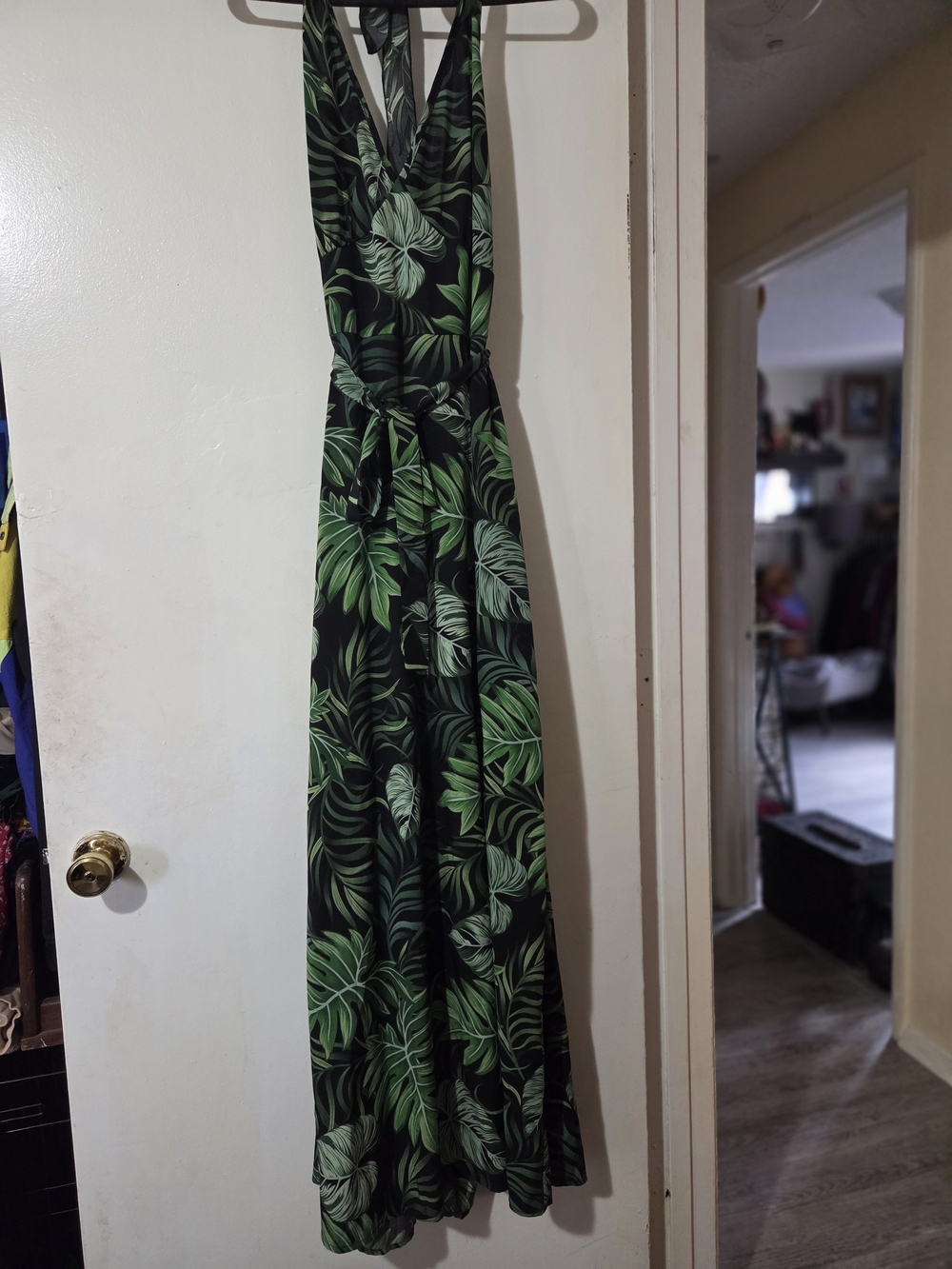 Green Tropical Leaf Halter Maxi Dress with Tie Waist
